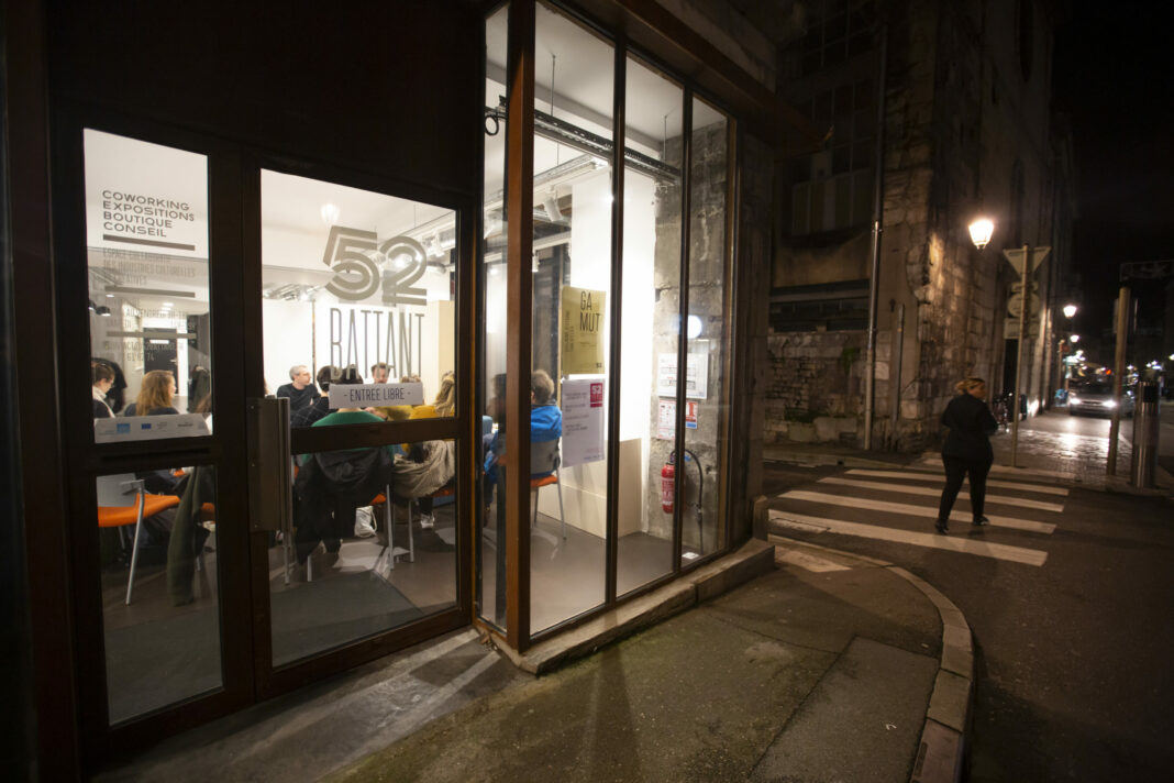 _Le 52_ Rue Battant