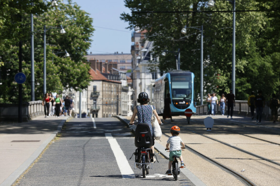piste cyclable pont de la république