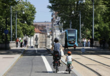 Les chiffres clés de la mobilités dans le Grand Besançon piste cyclable pont de la république