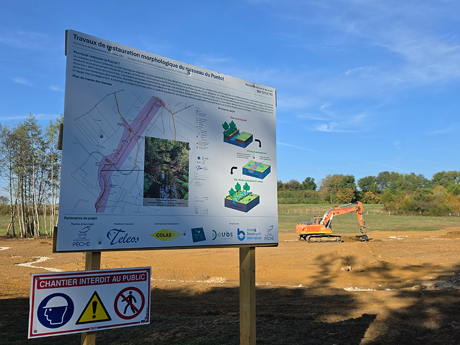 Panneau de chantier, restauration du ruisseau du Pontot